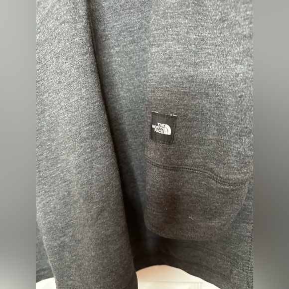 The North Face men’s long sleeve shirt NWOT - Picture 13 of 16